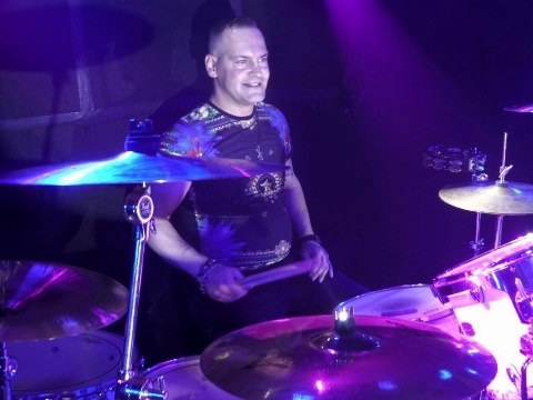 Laatste show in Old Man's Riot voor Schiedamse drummer